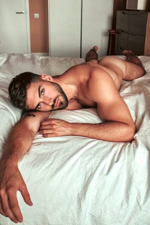 xxxcome2bed eyes.jpg