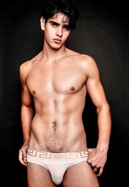 xxxpubes versace.jpg