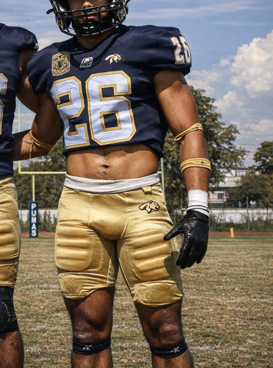 Hairy legs and hot bulge in short pants