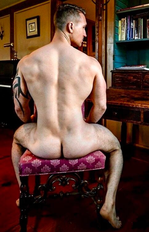 xxxPEDESTAL STUD.jpg