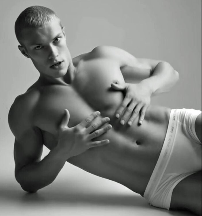 xxxblondish navel.jpg