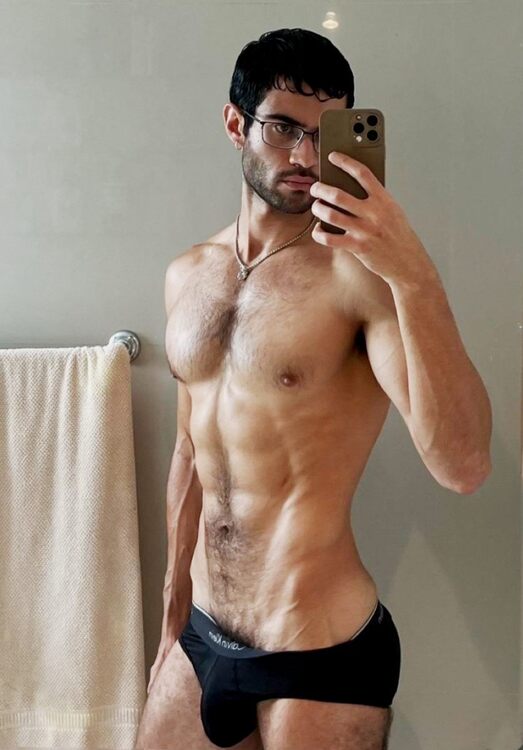 xxxglasses pubes.jpg