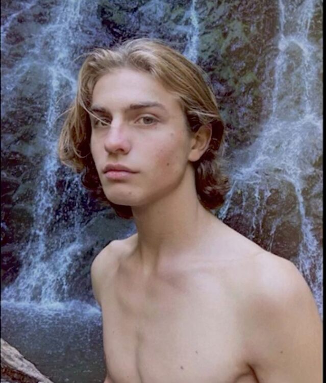 xxxlonghair twink.jpg