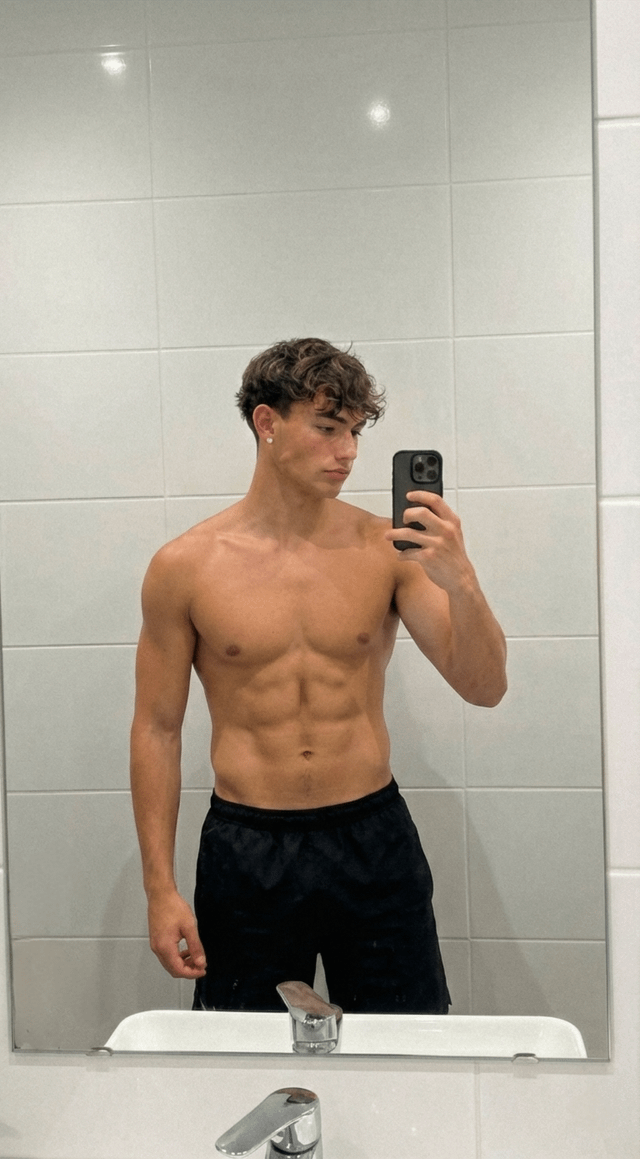 large.just-a-twink-19-who-loves-bears-an