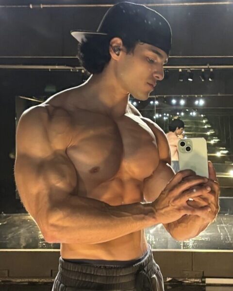 tumblr_0af93a38d81bb93adfd97a7251840201_0b8161f2_1280