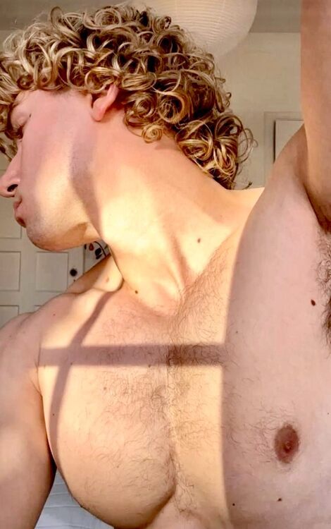 xxxblondish curls.jpg