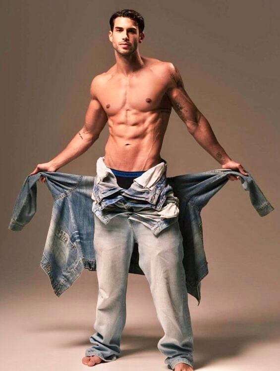 xxxjeans shirtless.jpg