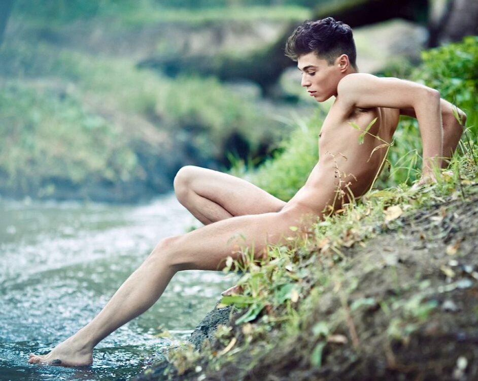 xxxtwink outdoors1.jpg