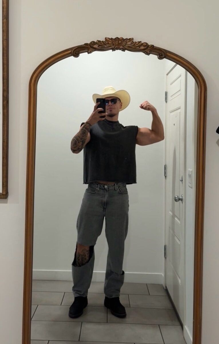 Even with his Shirt ON...