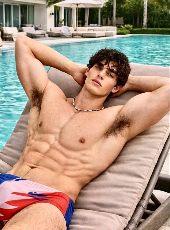 xxxarmpits chaise.jpg