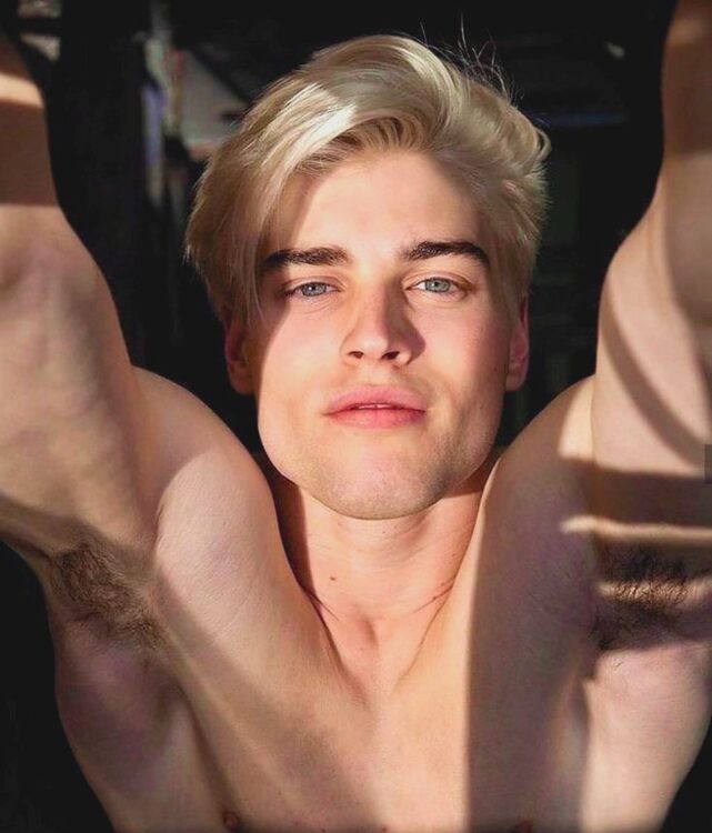 xxxblondishpits.jpg