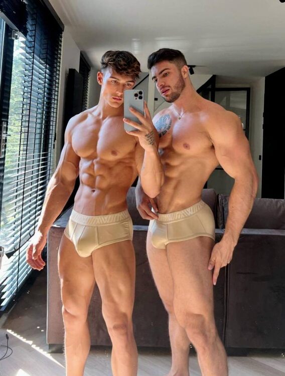 xxxroom2studs.jpg