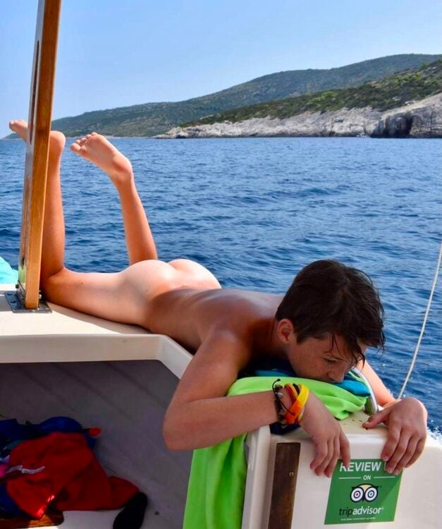 xxxyachtbutt.jpg