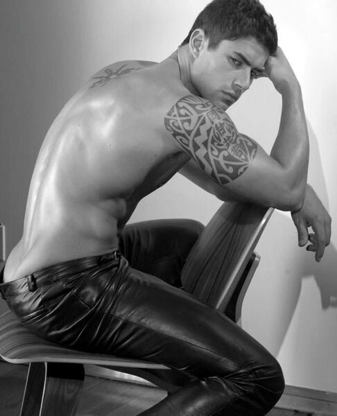 leather pant.jpg