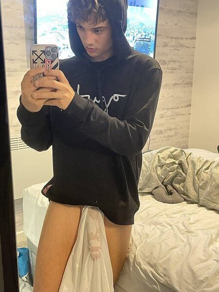 HUNG.jpeg