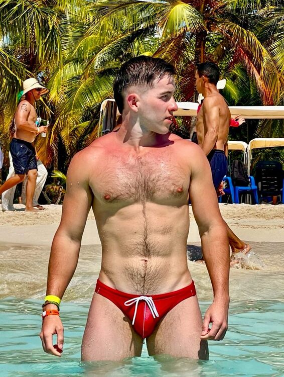 xxxbeachboinips.jpg