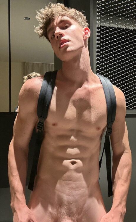 xxxblondback.jpg