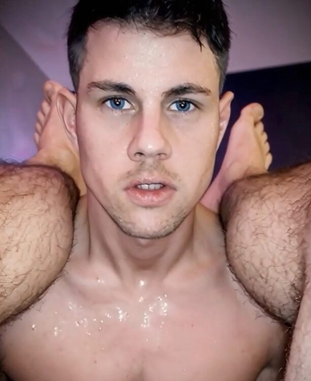 xxxeyes&legs.jpg