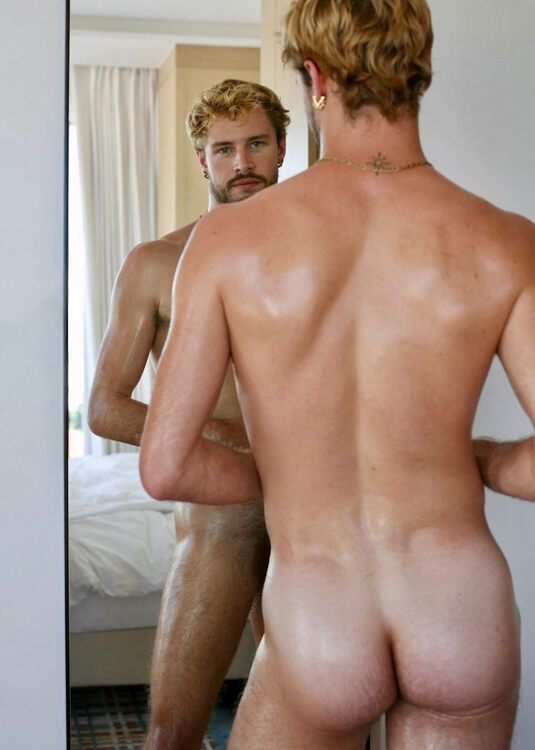 xxxmirror&butt.jpg