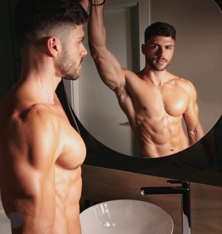 xxxmirrorstud.jpg