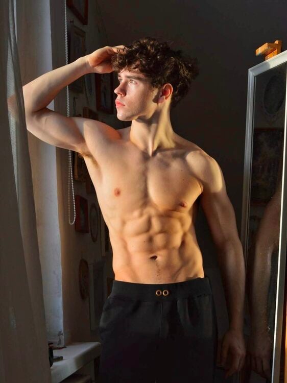 xxxnextdoor boy.jpg