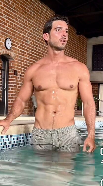 xxxpoolboy nips.jpg