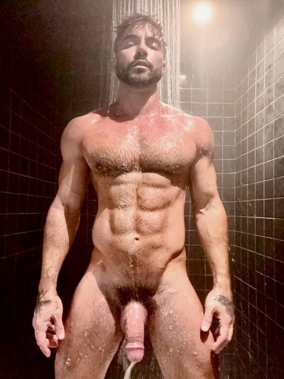 xxxshowerdick1.jpg