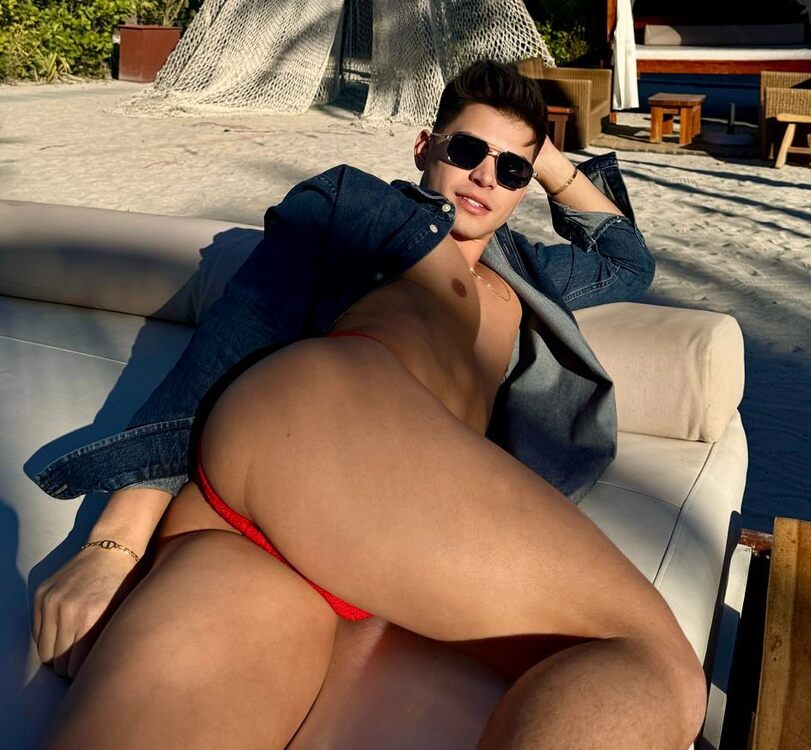 xxxsunglass butt.jpg