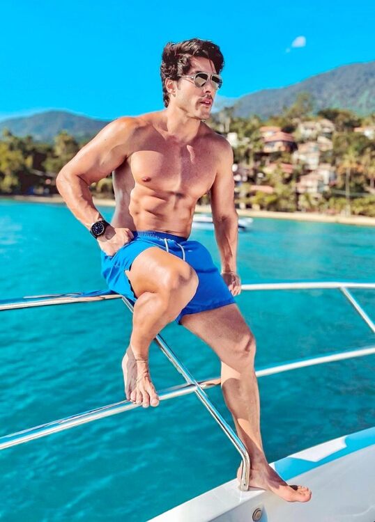 xxxyachting&shades.jpg