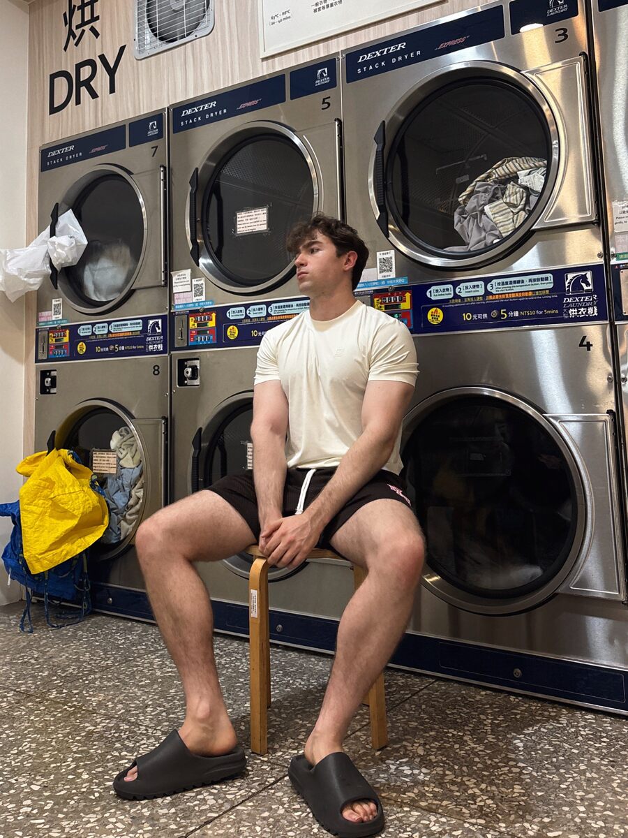 Manspreading