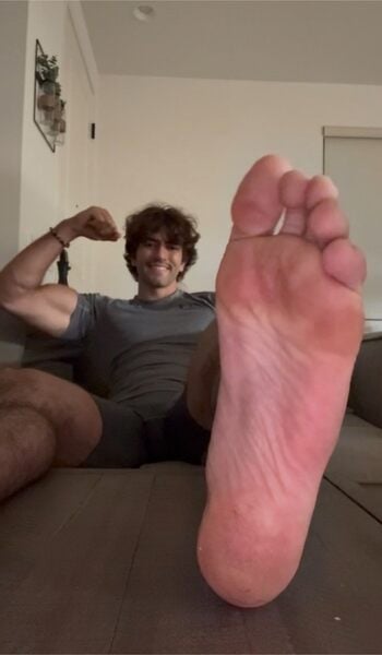 small.HN4D_eKbcAApSmK.jpg.2e48e5ea86f423