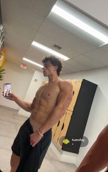 small.HOAjTT5WcAAmw__.jpg.b8f0fedbed3408