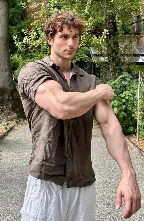 xxxarms v c.jpg