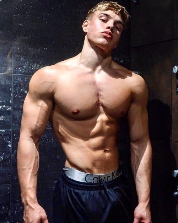 xxxblondishcalvin.JPG