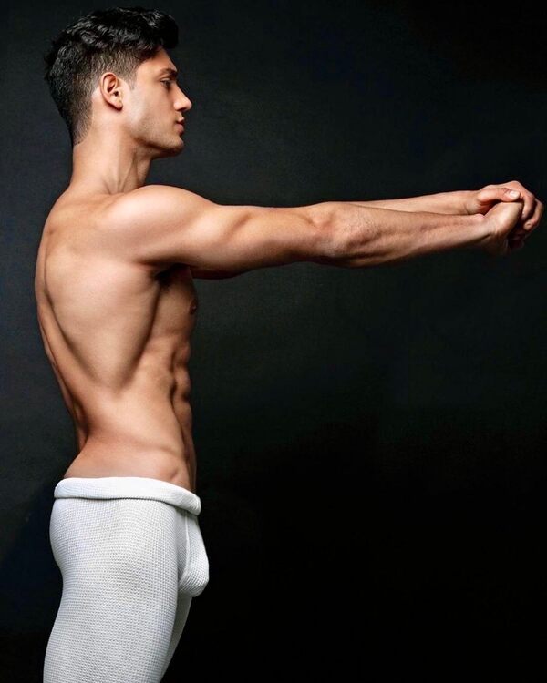 xxxbulge&white.jpg