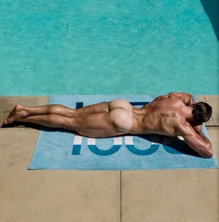 xxxpoolsidebutt.jpg