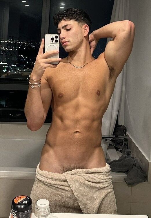 xxxpubes&towel.JPG