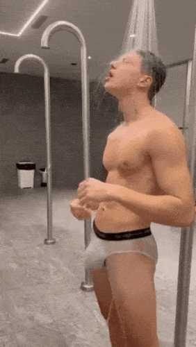 Lovelylad.gif.594b0b6c95e8e4dcdc43306f16