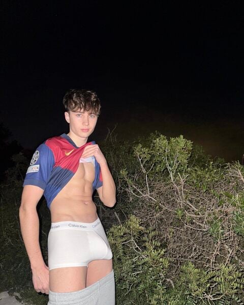 small.HMKihdTXEAExEJt.jpg.82203726e1af8c