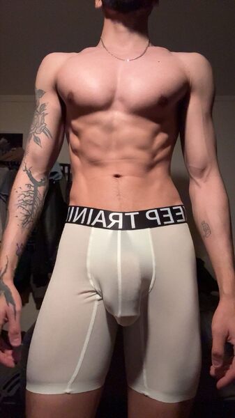 small.HNPshMOaUAAlB_4.jpg.7009af1da27f38
