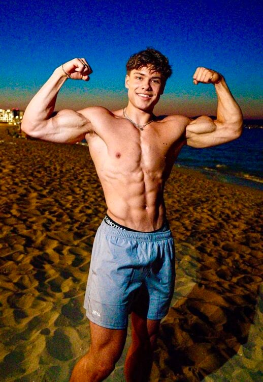 xxxarmsbeach.jpg
