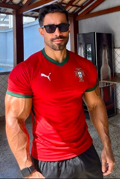 xxxarms&shades.jpg