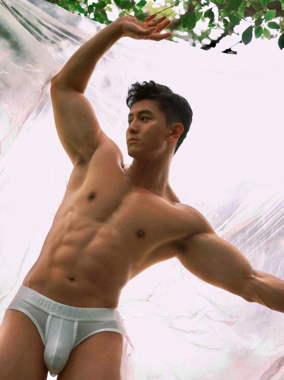 xxxasian&bulge.jpg
