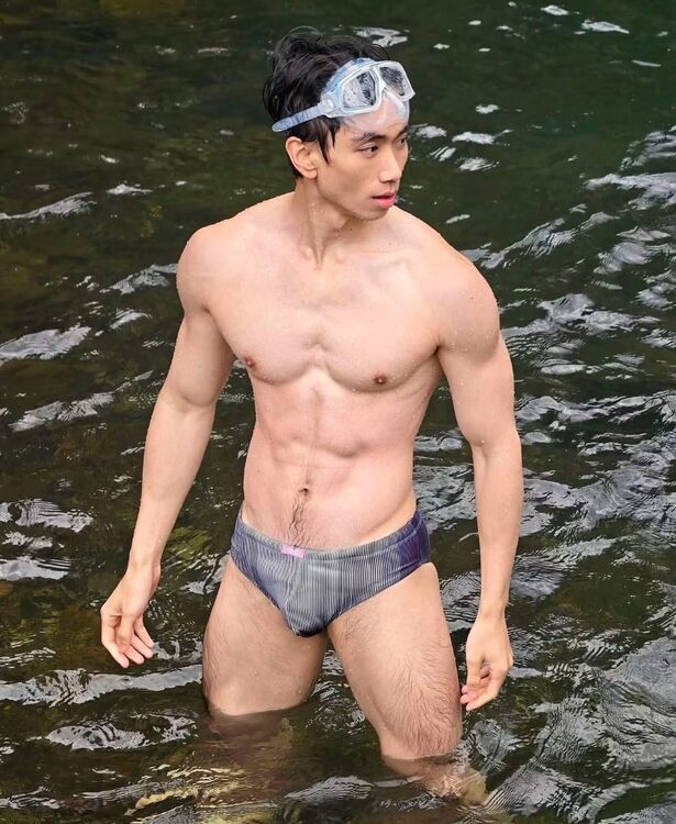 xxxasiangogglesw.JPG