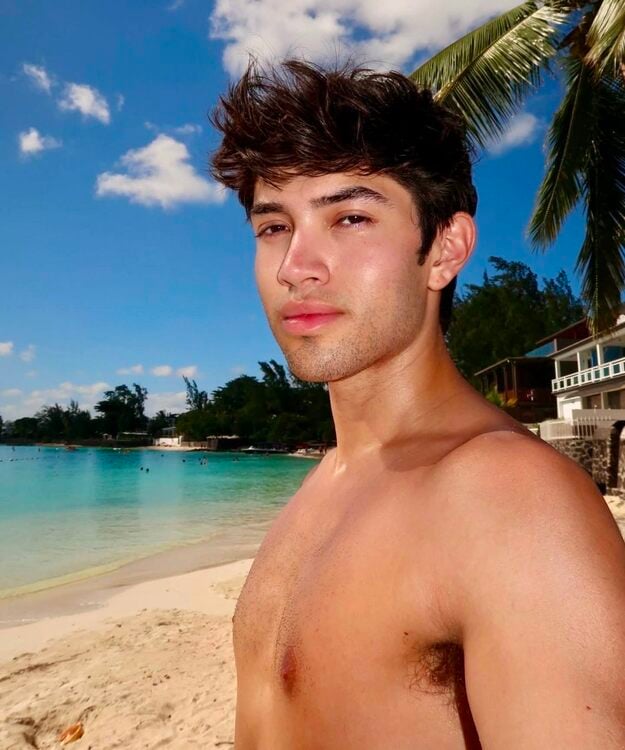 xxxbeachboy asian.jpg