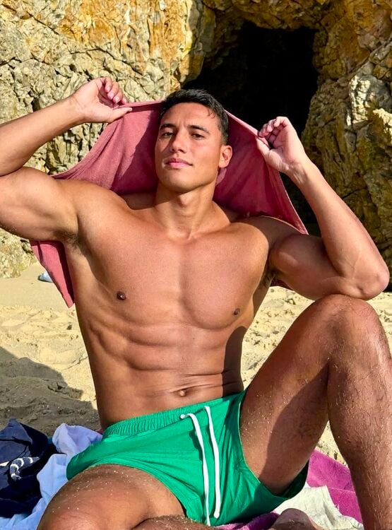xxxlegupbeach.jpg
