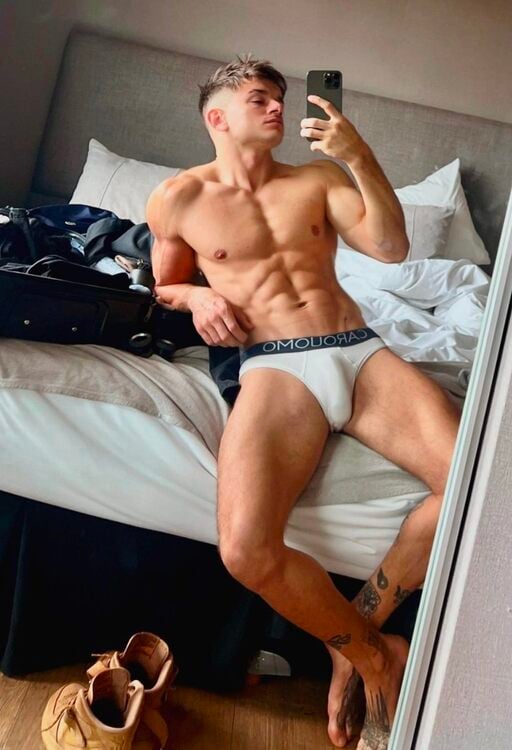 xxxmirrorbed.jpg