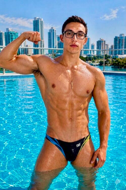 xxxpoolboyarmpit.jpg