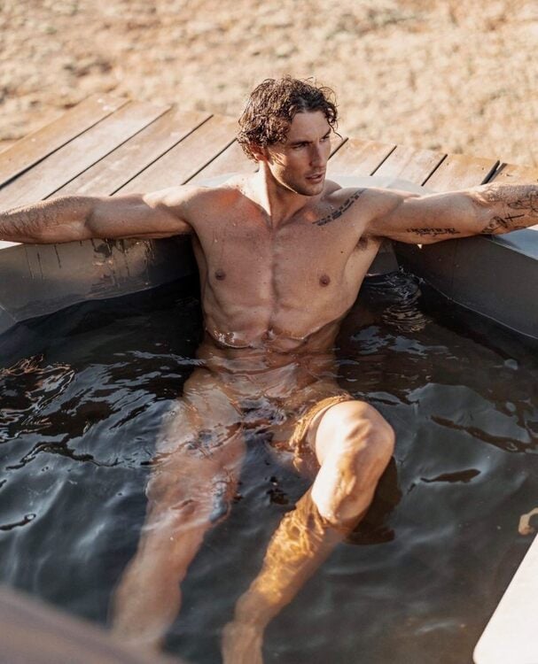 xxxpoolboy hot.jpg
