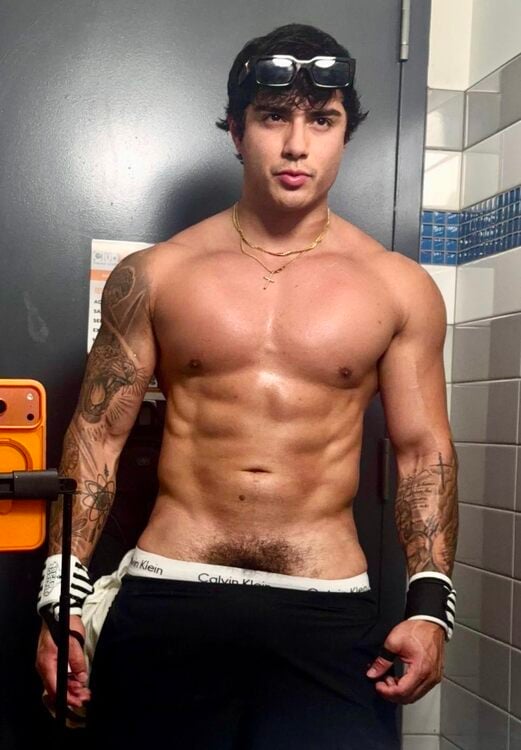xxxpubes&tatoo.jpg